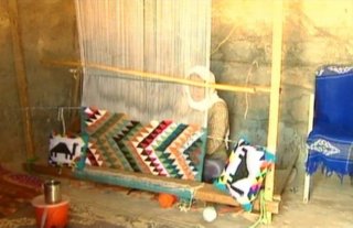 TRABAJADOR ARTESANIA TEXTIL 02
